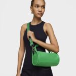 Bolso Duffle pequeño de piel verde TOUS Miranda - Imagen 5