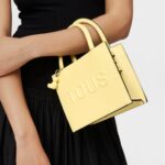Bolso mini cube amarillo claro TOUS Brenda - Imagen 4