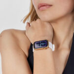 Reloj smartwatch con correa de nylon y correa de silicona blanca T-Band - Imagen 5