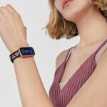 Reloj smartwatch con correa de nylon y correa de silicona rosa palo T-Band - Imagen 5
