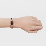 Reloj analógico con brazalete de acero IP negro y caja de acero IPRG rosado TOUS Hold Oval - Imagen 6