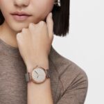 Reloj analógico con brazalete de acero y caja de aluminio en color IPRG rosado TOUS S-Mesh Mirror - Imagen 4