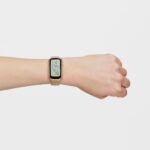 Reloj smartwatch con brazalete acero IPG dorado y caja de aluminio en color IPG dorado TOUS T-Band Mesh - Imagen 6