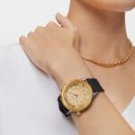 Reloj analógico con correa de silicona negra y caja de acero IPG dorado TOUS Now - Imagen 5