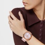 Reloj gmt automático con correa de silicona rosa, caja de acero IPRG rosa y esfera de nácar TOUS Now - Imagen 5