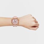 Reloj gmt automático con correa de silicona rosa, caja de acero IPRG rosa y esfera de nácar TOUS Now - Imagen 6