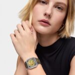 Reloj analógico automático con brazalete de acero IPG dorado y acero D-Bear Now - Imagen 4