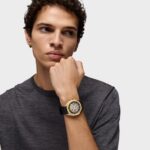 Reloj analógico automático con caja de acero IPG dorado y brazalete de silicona negra TOUS Now - Imagen 5