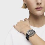Reloj analógico automático con caja de titanio y brazalete de caucho negro TOUS Now - Imagen 4