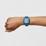 Reloj digital con brazalete de aluminio en color azul D-Logo - Imagen 4