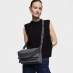 Bandolera mediana Audree gris oscuro Kaos Mini Lines - Imagen 4