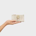 Cartera beige TOUS Buckles Silhouette - Imagen 4